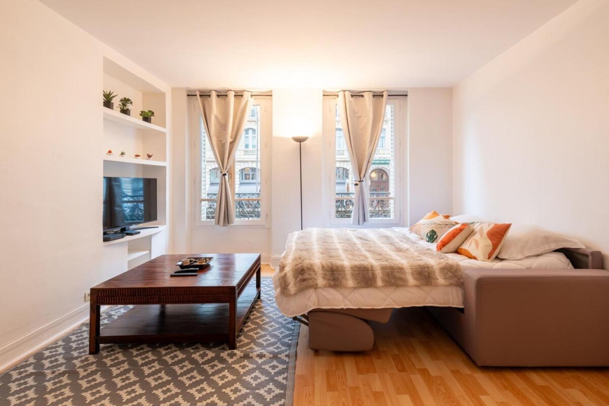 Cosy & Well-connected 1bd Apartmentsaint Lazare Appartement Parijs