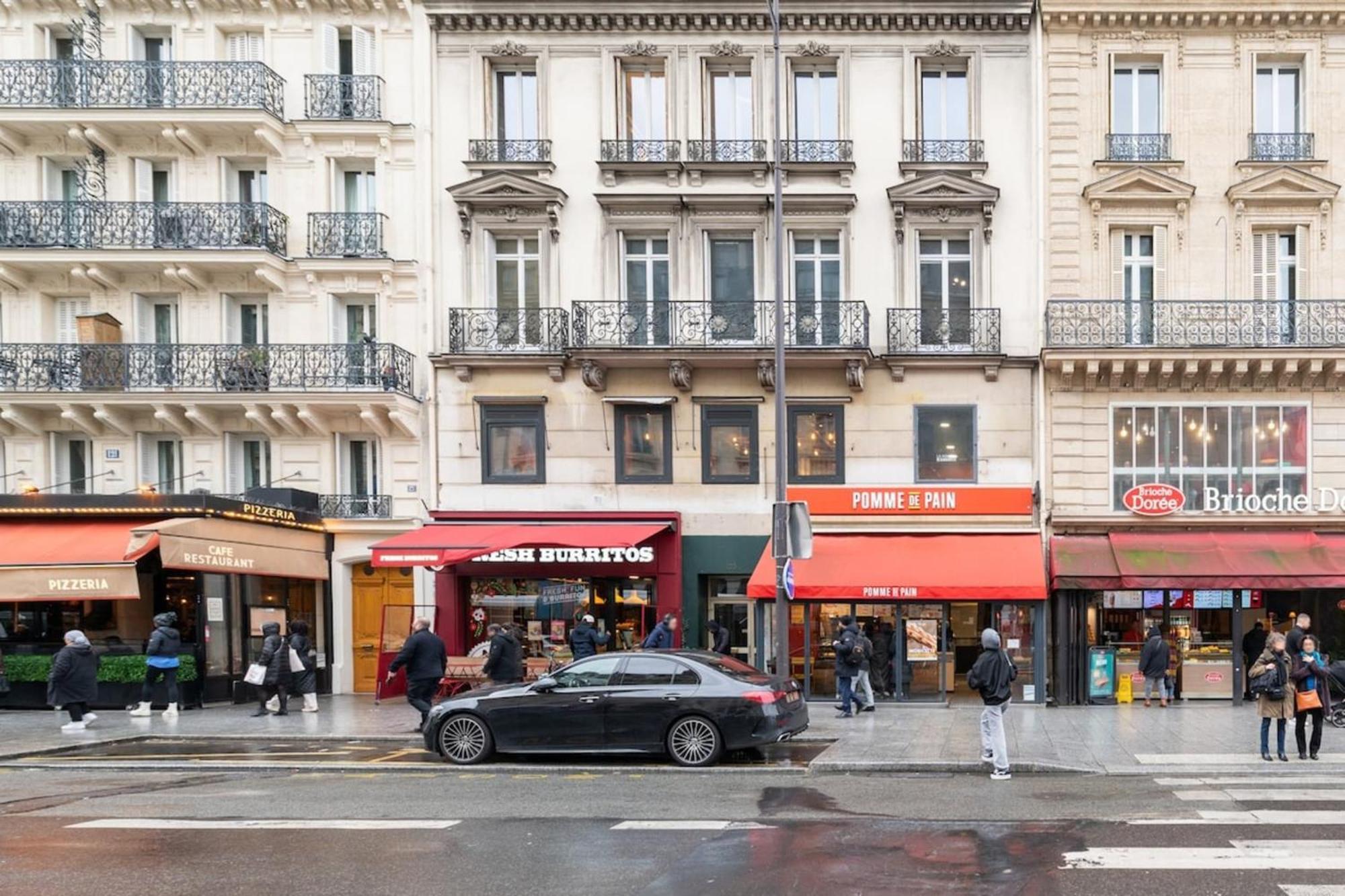 Cosy & Well-connected 1bd Apartmentsaint Lazare Appartement Parijs
